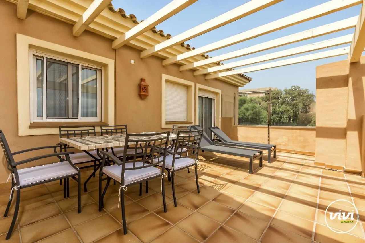 Vivi Homes - Valery Pool, Terrace & Padel 오옌 0*,  스페인
