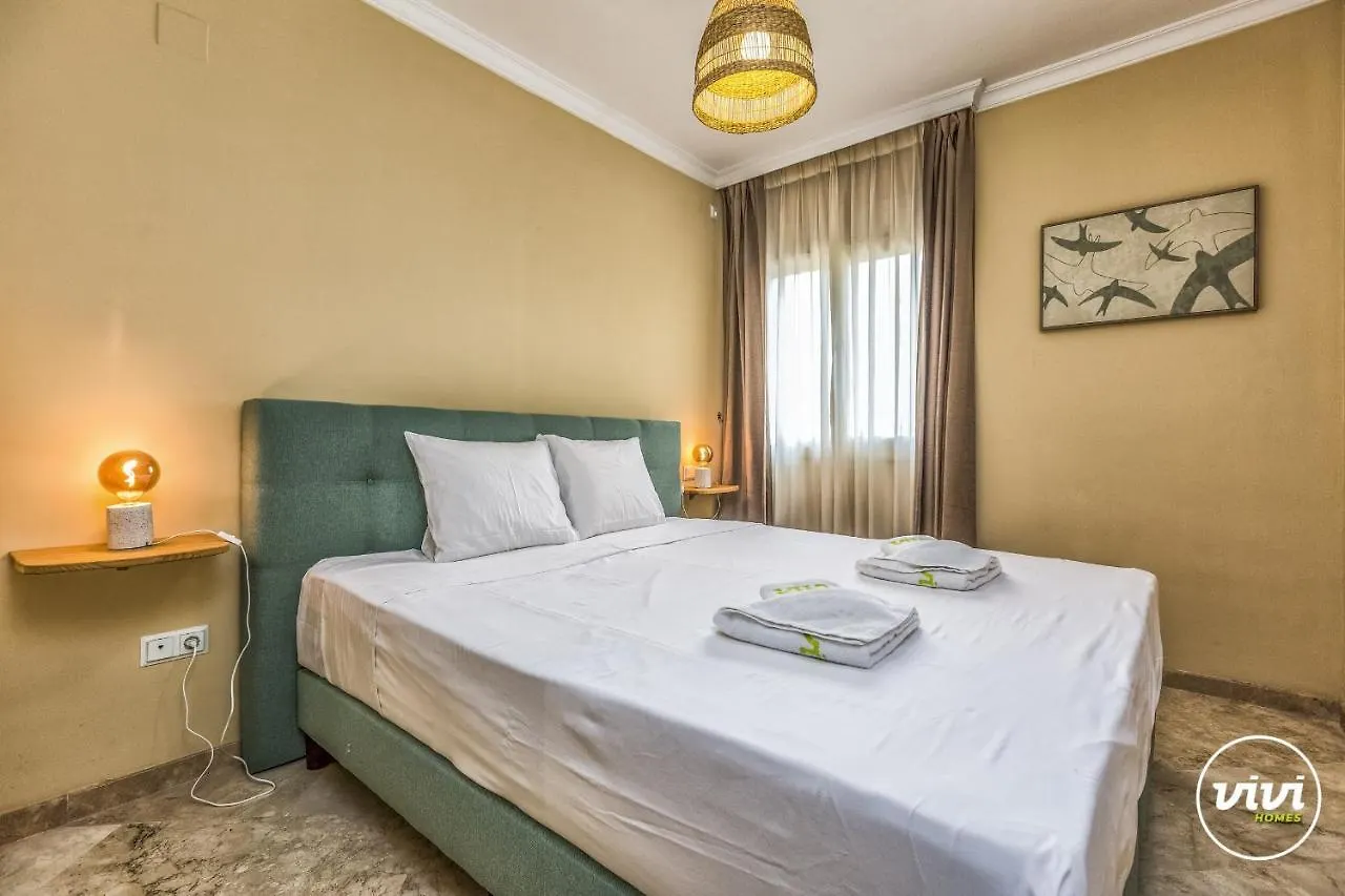 아파트 Vivi Homes - Valery Pool, Terrace & Padel 오옌