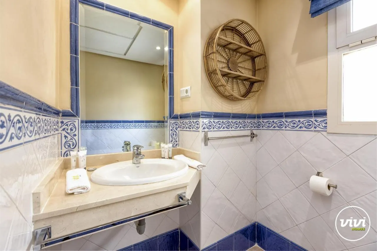 Vivi Homes - Valery Pool, Terrace & Padel 오옌 0*,  스페인