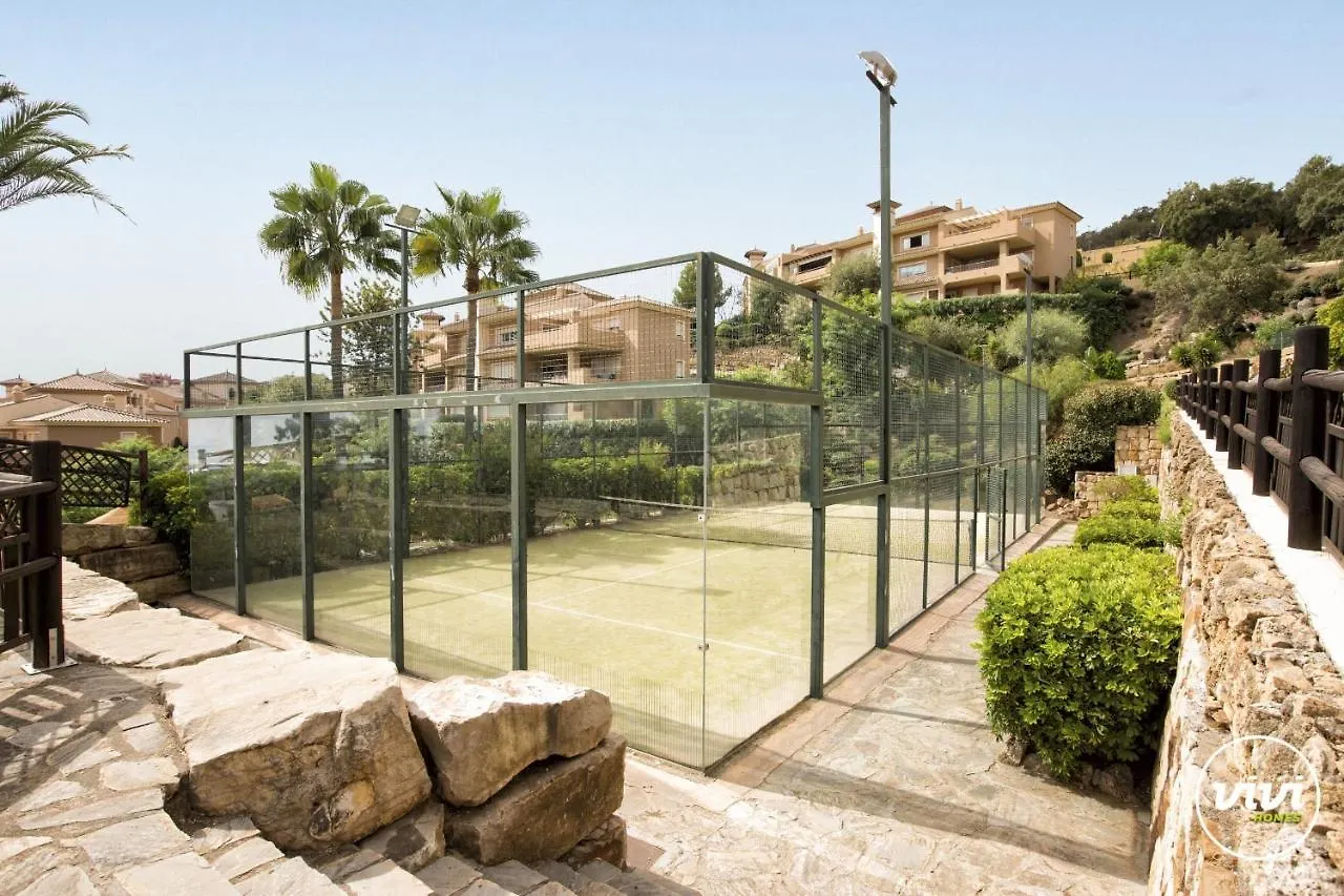 Vivi Homes - Valery Pool, Terrace & Padel 오옌 아파트